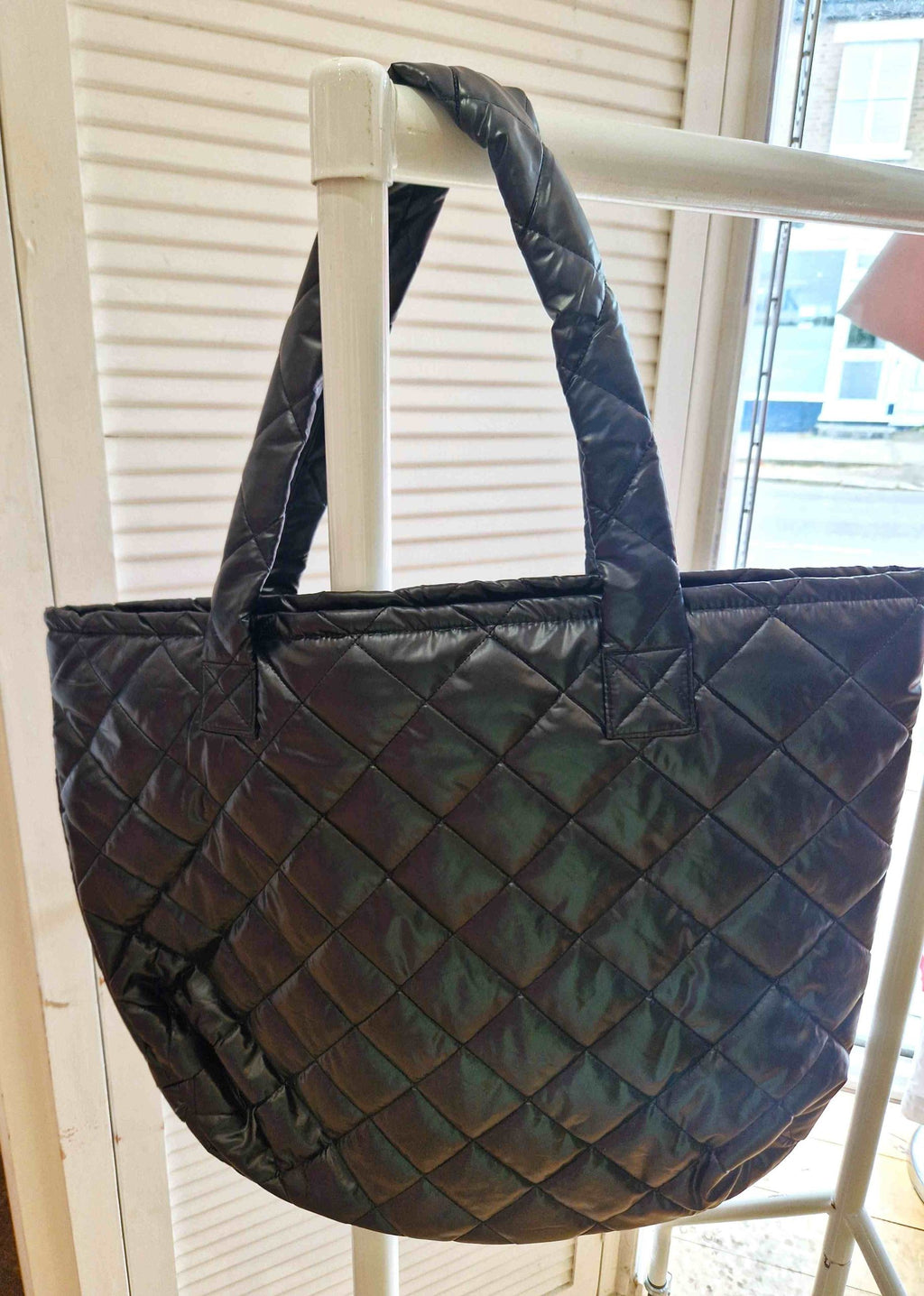OUr picture shows AKH quilted bag in black for Froxx CLothing plus sizes