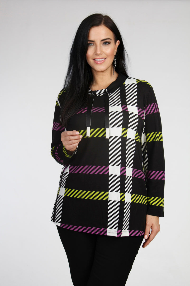 Our model is wearing Doris Streich abstract cowl tunic in black/multi for Froxx Clothing