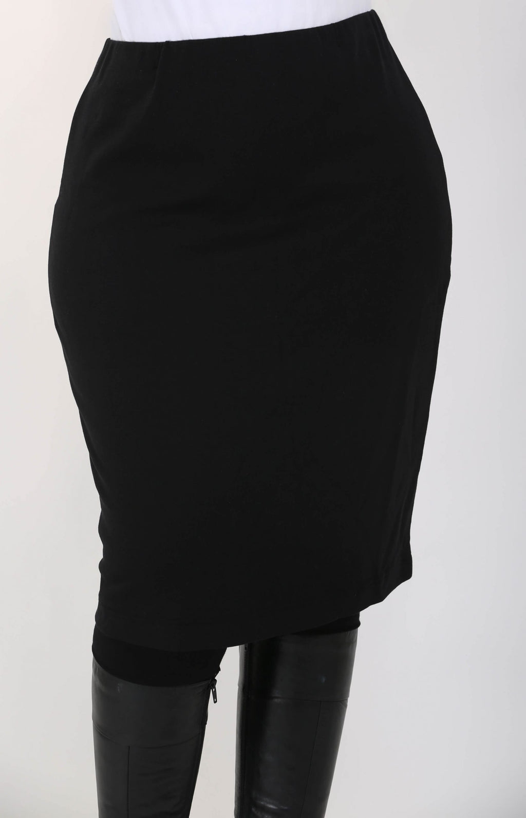 Woman is wearing black jersey skirt by Doris Streich