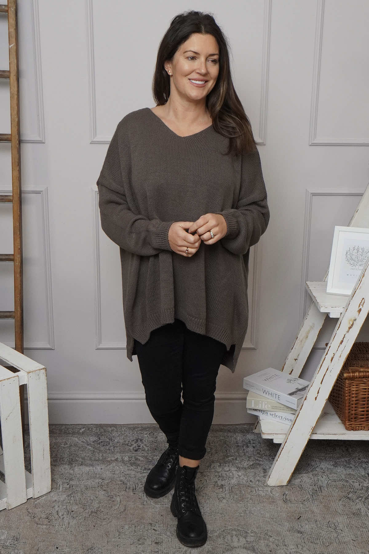 Made In Italy V neck jumper - Mocha